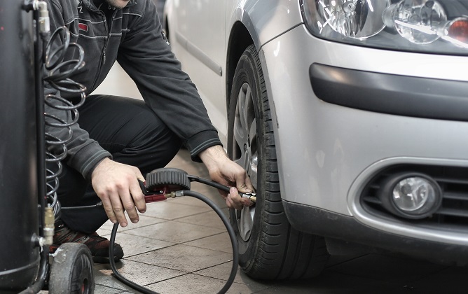 controllo pressione gomme
